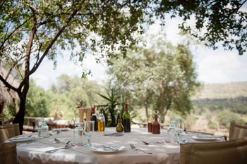 Serian Camp The Original: Gedeckter Esstisch