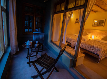 Shan at Uley: Balkon und Schlafzimmer