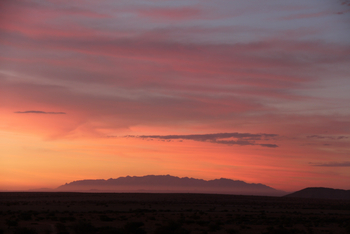 Spitzkoppen Lodge: Brandberg am Abend