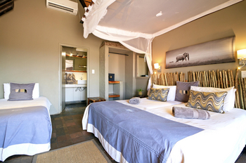 Twyfelfontein Country Lodge: Dreierzimmer