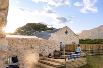 Coot Club: Leeward Suites