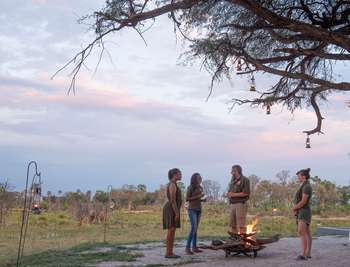 Gomoti Private Camp Gomoti Private Camp: Am Lagerfeuer