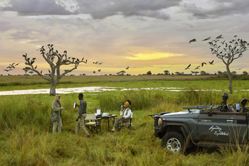 Legendary Mila Tented Camp: Sundowner am Flussufer