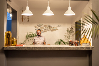 Lenyebi River Lodge: Rezeption