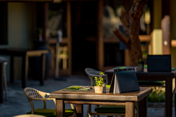 Namib Desert Lodge: Privater Esstisch