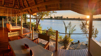 Ndhovu Safari Lodge: Blick aufs Wasser