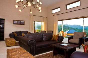 River Crossing Lodge: Lounge