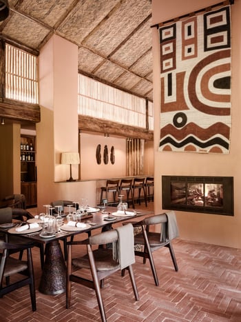 Sanctuary Gorilla Forest Camp: Bar und Restaurant