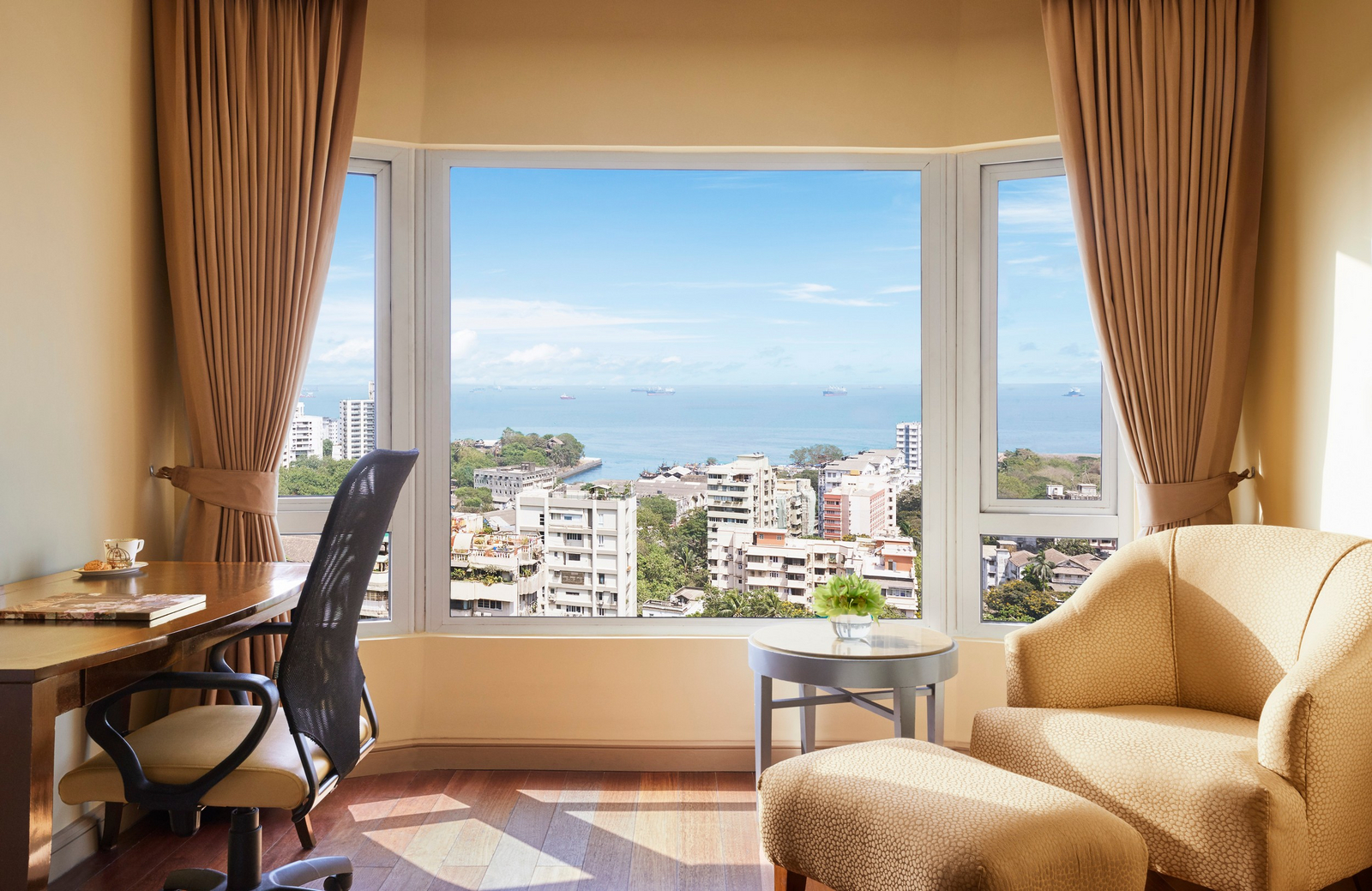 Vivanta by Taj President Vivanta by Taj President: Superior Room