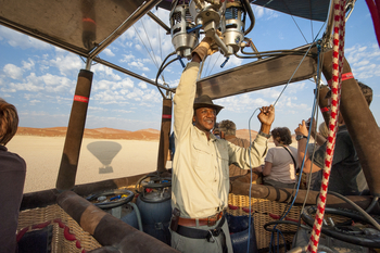 Kulala Desert Lodge: Fahrt mit dem Heißluftballon