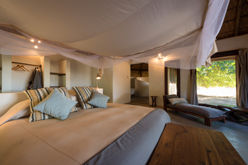 Luangwa River Camp: Gästechalet Interieur