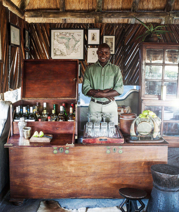 Camp Kalahari Camp Kalahari: Barmann