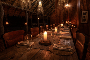 Gham Dhao Lodge Gham Dhao Lodge: Dining Table