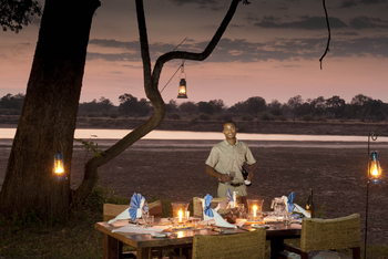Luangwa River Camp: Kellner