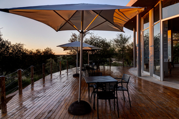 Naankuse Lodge: Deck