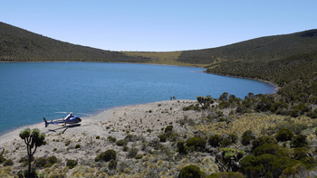Sirikoi Lodge Sirikoi Lodge: Heli am Gebirgssee
