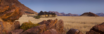Sossus Dune Lodge Sossus Dune Lodge: Gästechalets im offenen Wüstengelände