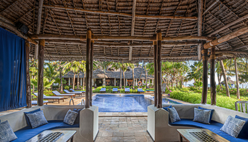 The Palms: Pool und Bar