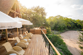 Thornybush Game Lodge: River Balcony