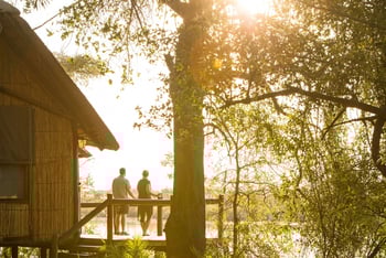 Xugana Island Lodge: Gästezimmer mit Blick auf den Fluss
