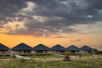Lake Burunge Baobab Tented Lodge: Gästezelte Exterior