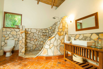 Primate Lodge: Begehbare Dusche