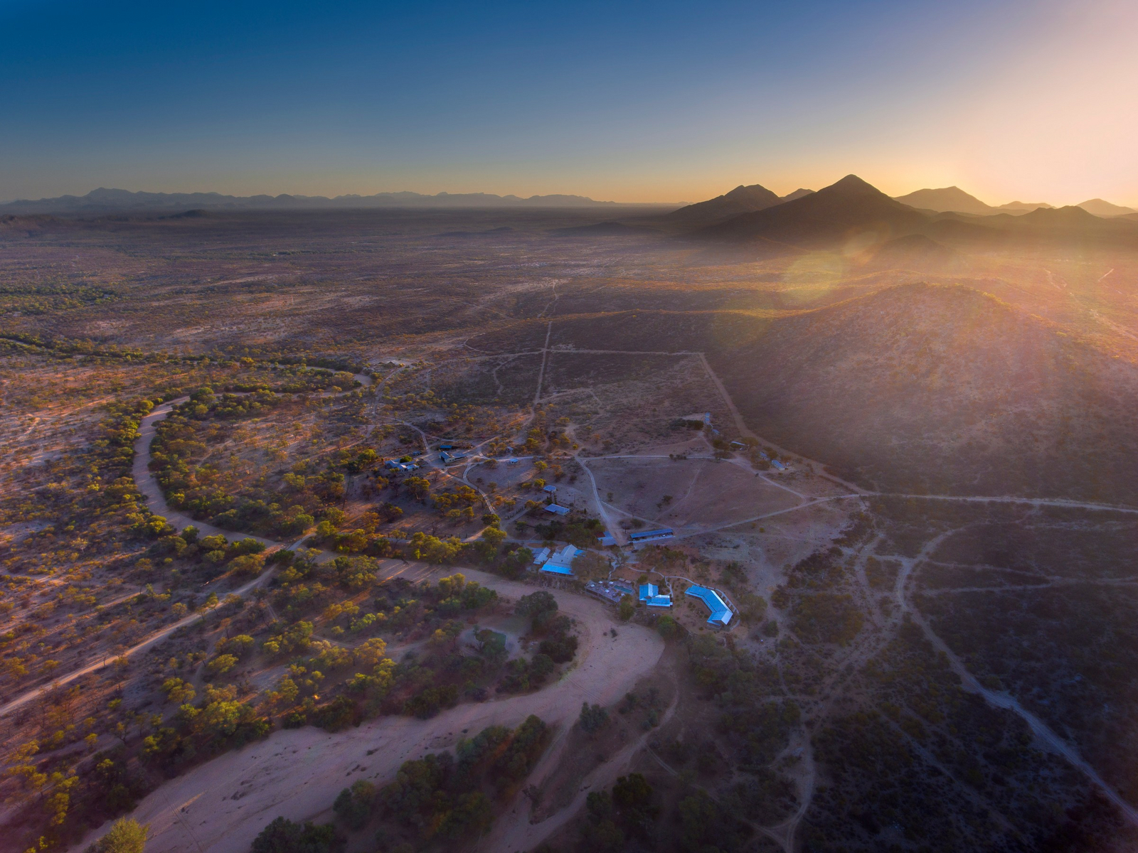 Epako Safari Lodge Epako Safari Lodge: Gelände der Lodge von oben