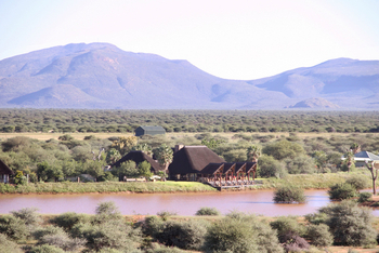 Old Traders Lodge: Lage vor den Bergen