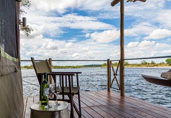 Ndhovu Safari Lodge: River Suite