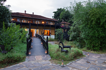 Samode Safari Lodge Samode Safari Lodge: Aufgang zur Lodge