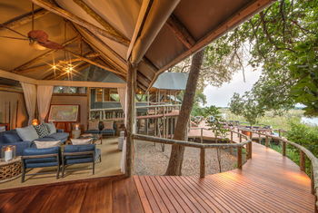 Shinde Lodge Shinde Lodge: Rampe zwischen den Ebenen