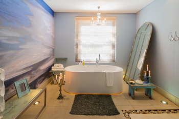 The Olive Exclusive: Badewanne mit Spiegel