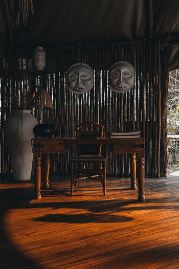 Anabezi Luxury Tented Camp: Schreibtisch