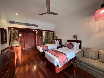 Chandela: Deluxe Room