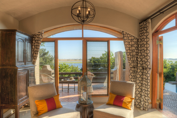 Chobe Game Lodge: Lounge mit Sesseln