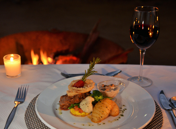 Ghoha Hills Savuti Lodge Ghoha Hills Savuti Lodge: Dinner