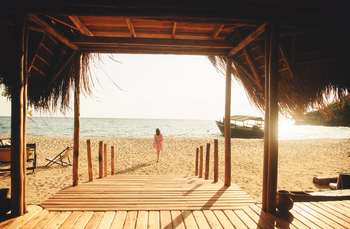 Greystoke Mahale: Strand mit Boot