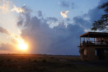 Lion House Sleep-out: Sonnenuntergang vom erhöhten Aussichtsdeck