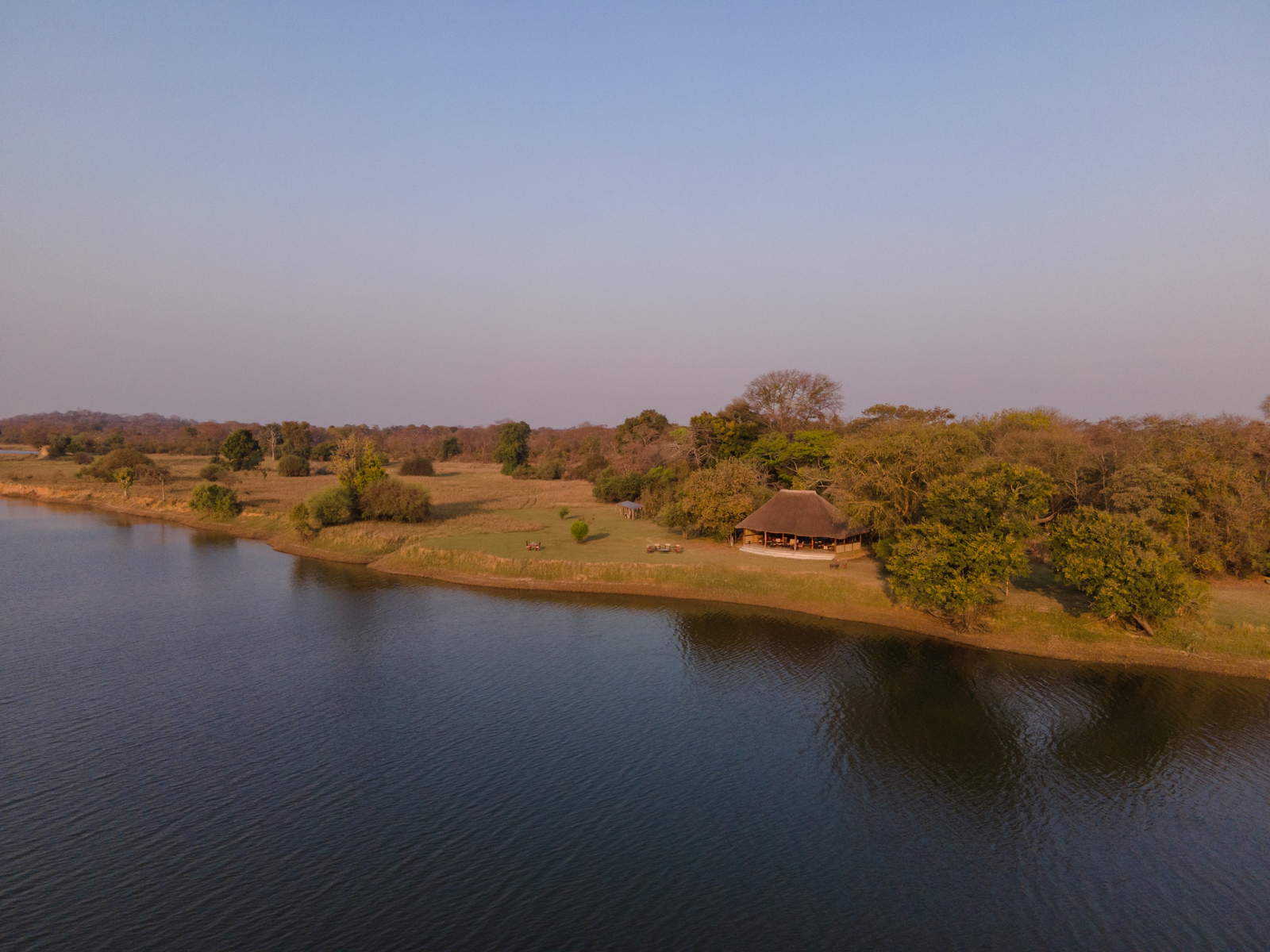 Nanzhila Lake Camp Nanzhila Lake Camp: Luftbild