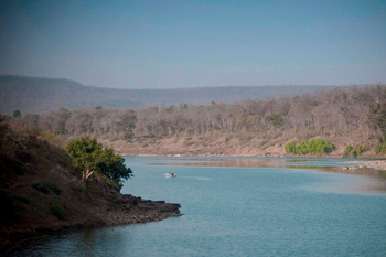 Pashan Garh: Am Ken River