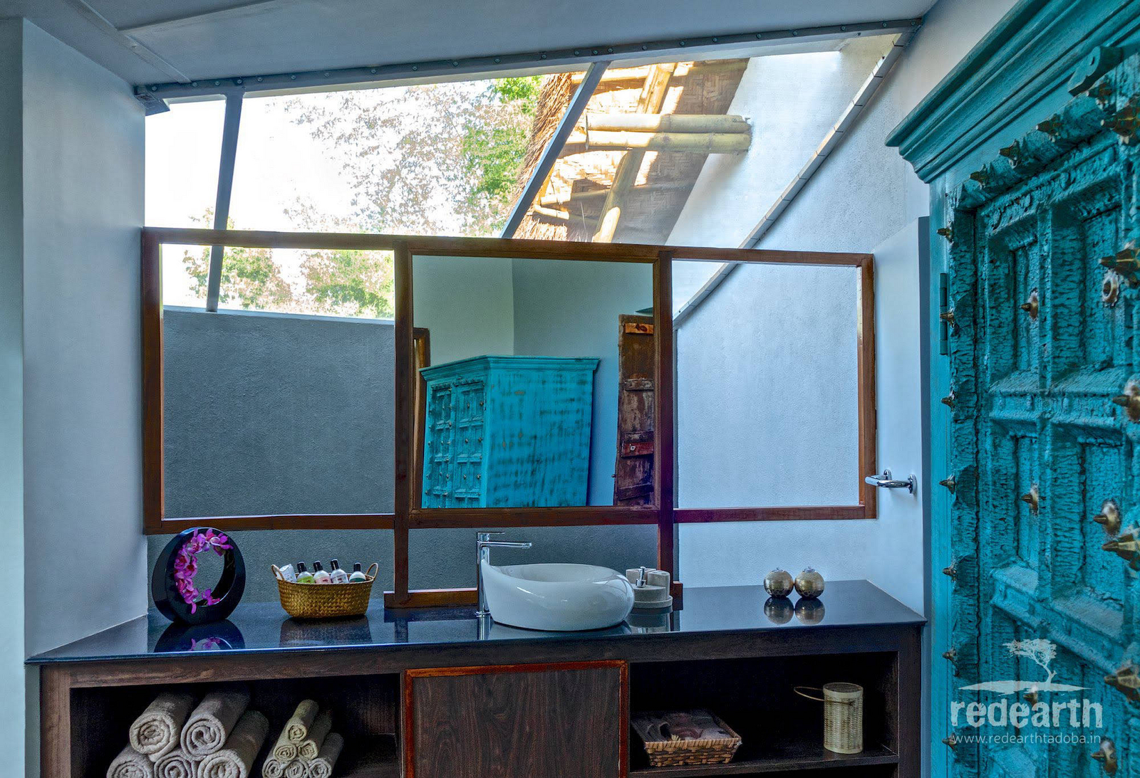 Red Earth Tadoba Red Earth Tadoba: Gästebad