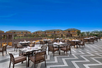 Sawai Vilas: Restaurant und Gästeblöcke