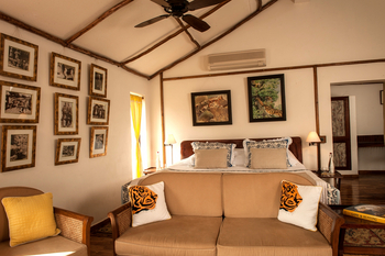 Jim's Jungle Retreat: Jungle Lodge - Interieur