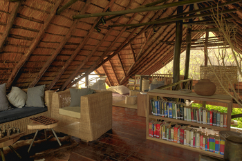 Kanyemba Lodge: Lounge in der ersten Etage