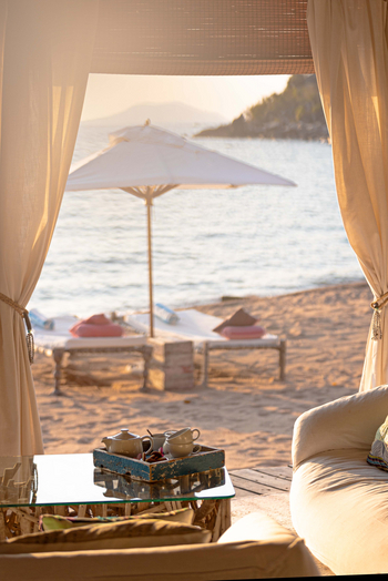 Kaya Mawa Kaya Mawa: Tee in der Lounge