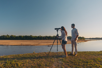 Nsefu Camp: Gäste mit Spektiv