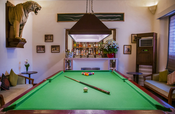Sawai Madhopur Lodge: Billardtisch
