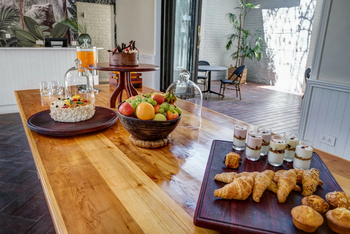 The Palm River Hotel: Cafe