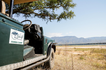 Vundu Camp Vundu Camp: Geländefahrzeug