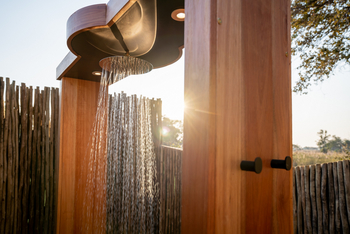 4 Rivers Camp 4 Rivers Camp: Outdoor Shower